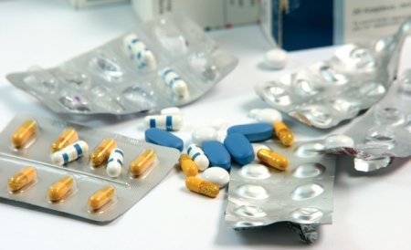 Grecia suspendă toate exporturile de medicamente, pentru a asigura aprovizionarea pieţei interne