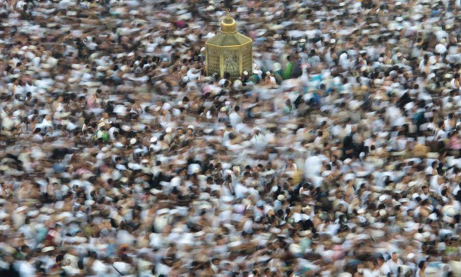 Imagini impresionante cu pelerinajul de la Mecca. Peste două milioane de musulmani s-au adunat în cea mai importantă zi a procesiunii 174452