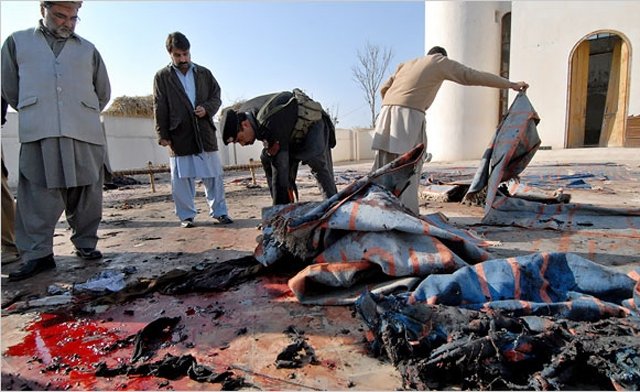 35 de morţi şi 70 de răniţi după atacul unei moschei din Afganistan