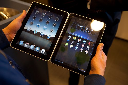 Apple îşi cere scuze de la Samsung, dar continuă să acuze sud-coreeni că au copiat iPad