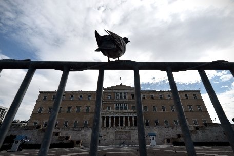 Grecia, din ce în ce mai sufocată. Creditorii internaţionali cer aplicarea a 150 de noi reforme