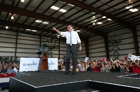 Mitt Romney îşi anulează evenimentele electorale din Virginia, din cauza uraganului Sandy