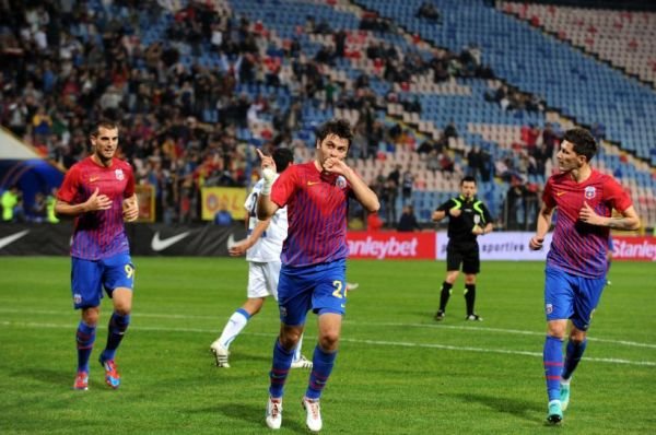 Steaua a învins cu 4-0 pe Gloria Bistriţa şi şi-a consolidat poziţia de lider al Ligii I
