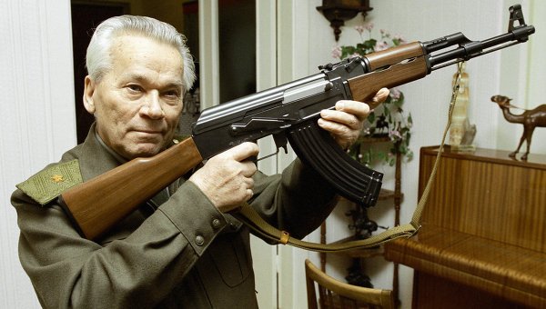 Kalashnikov nu mai este căutată ca odinioară. Fabrica producătoare este FALIMENTARĂ 