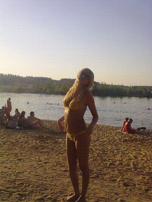 Cele mai INTIME imagini cu &quot;blonda preşedintelui&quot;. Femeia care i-a stat alături &quot;la bine şi la greu&quot; 176019