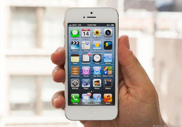 iPhone 5 a ajuns în România. Află la ce preţuri se vinde telefonul &quot;la liber&quot;