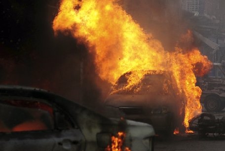 Roma. O româncă a fost incendiată de o grupare criminală, pentru a trimite un mesaj unei bande rivale