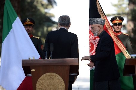 Mario Monti a făcut o vizită neanunţată în Afganistan