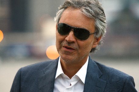 Tenorul italian Andrea Bocelli finanţează un proiect tehnologic pentru nevăzători