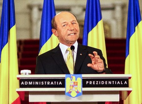 Traian Băsescu împlineşte 61 de ani. Ce mesaj aveţi pentru preşedinte?