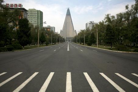 Clădirea care a devenit emblema COMUNISMULUI din această ţară. "Este de-a dreptul hidoasă" 176411