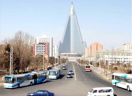 Clădirea care a devenit emblema COMUNISMULUI din această ţară. "Este de-a dreptul hidoasă" 176412