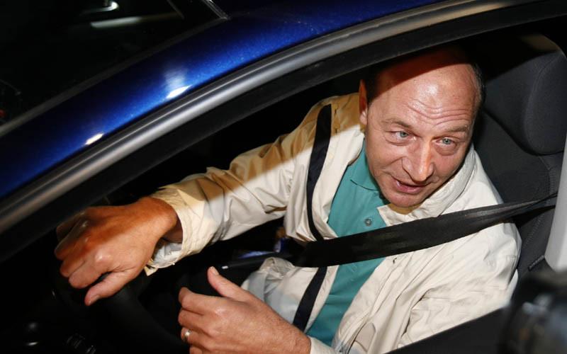 Recunoaşteţi personajul? Traian Băsescu a împlinit 61 de ani. În ultimii opt a fost la "cârma" României 176366