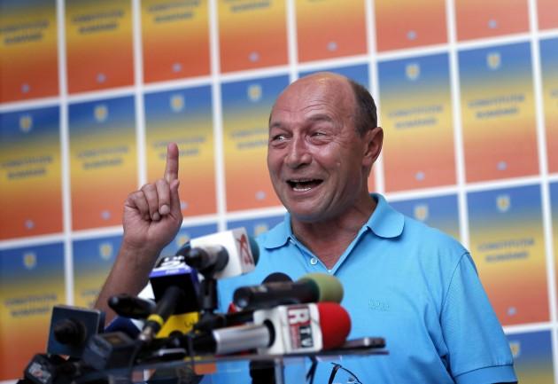 Băsescu, către delegaţia FMI: &quot;Când aţi venit în vară, eu eram în vacanţă, în garaj&quot;