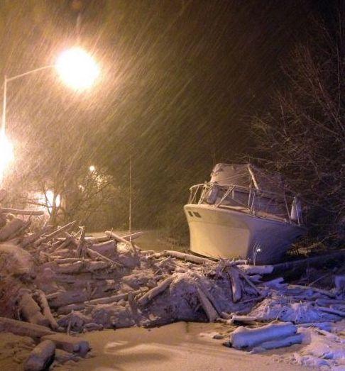 Oraşul New York, lovit de o nouă furtună puternică. Rafalele violente de vânt şi ninsoarea ţin peste o mie de aeronave la sol 176951