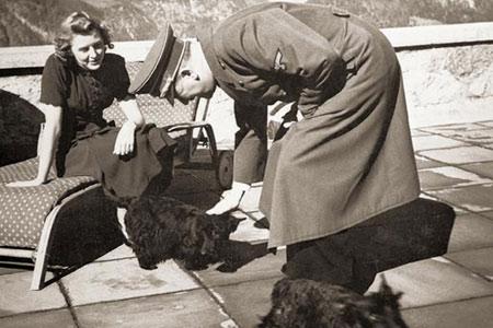 Hitler, vecinul de alături. O copilărie evreiască pe strada liderului nazist 177126