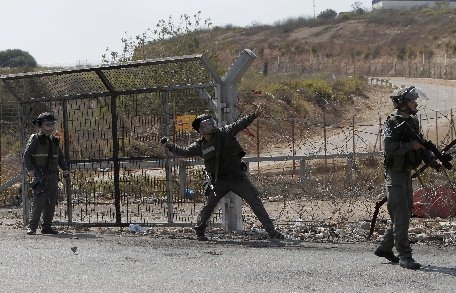 Cel puţin patru palestinieni au murit într-un schimb de focuri la graniţa dintre Israel şi Fâşia Gaza