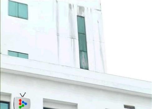 Imaginea Fecioarei Maria a apărut pe un spital din Malaiezia. Sute de credincioşi au venit în pelerinaj 177553