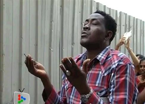 Imaginea Fecioarei Maria a apărut pe un spital din Malaiezia. Sute de credincioşi au venit în pelerinaj 177555