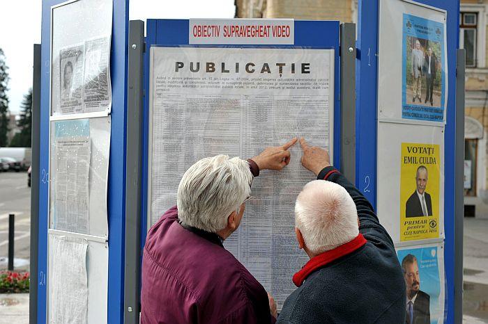 "În afişe să ne războim". Cum arată bătălia panourilor electorale. FOTOREPORTAJ din mijlocul campaniei electorale 177480