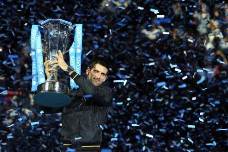 Roger Federer, oprit din drumul către &quot;hat-trick&quot; de Novak Djokovici
