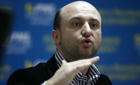 Chiţoiu: Angajaţii Oltchim vor primi salariile restante pe septembrie începând de joi