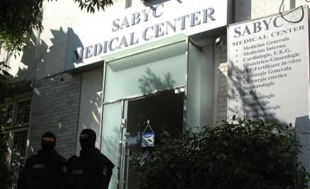 Medicii de la Clinica Sabyc, condamnaţi la cinci ani de închisoare, pentru trafic cu ovule