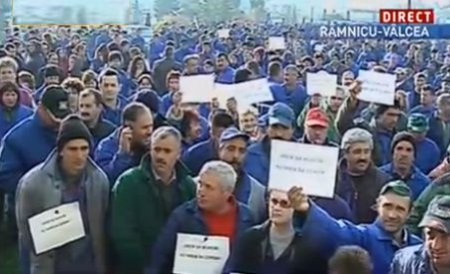 Salariaţii Oltchim vin joi în Capitală şi pichetează Ministerul Economiei