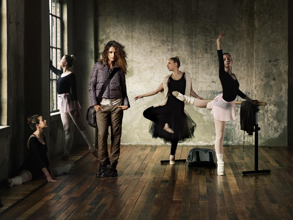 Frumoasa României, Mădălina Ghenea, a uimit lumea cu un nou pictorial. Ipostaza în care apare e uimitoare 178260