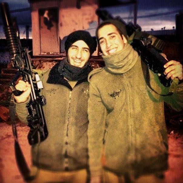 Tinerii care luptă în "războiul speranţelor". Ce fotografii postează pe Instagram soldaţii din Fâşia Gaza 178335