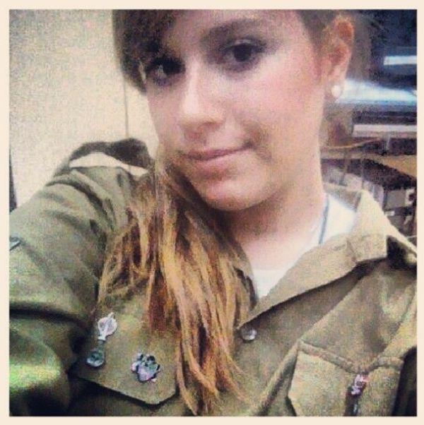 Tinerii care luptă în "războiul speranţelor". Ce fotografii postează pe Instagram soldaţii din Fâşia Gaza 178343