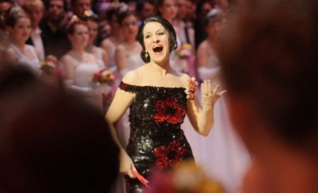 Angela Gheorghiu,  rushed to the hospital emergency room, straight from the San Franscisco stage Opera