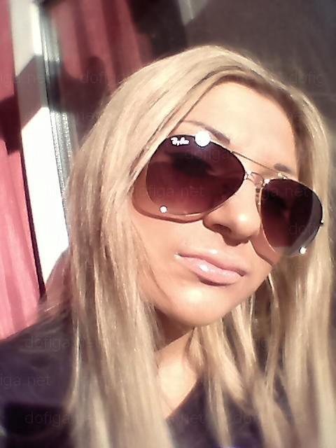 Era o fată normală, dar când s-a decis să facă asta, părinţii au dat-o afară din casă 178602