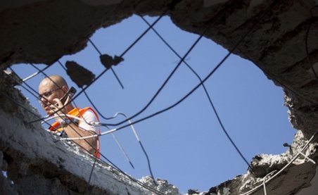 Israelul suspendă provizoriu bombardamentele în Fâşia Gaza