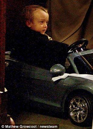 Albumul de nuntă ascunde cel mai sfâşietor detaliu. Cineva din această fotografie mai are doar două săptămâni de viaţă 179056