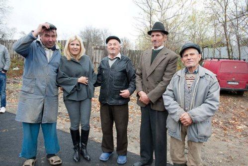 Cine nu se încadrează în peisaj? Ce-a ajuns să facă Elena Udrea de dragul campaniei electorale 179242