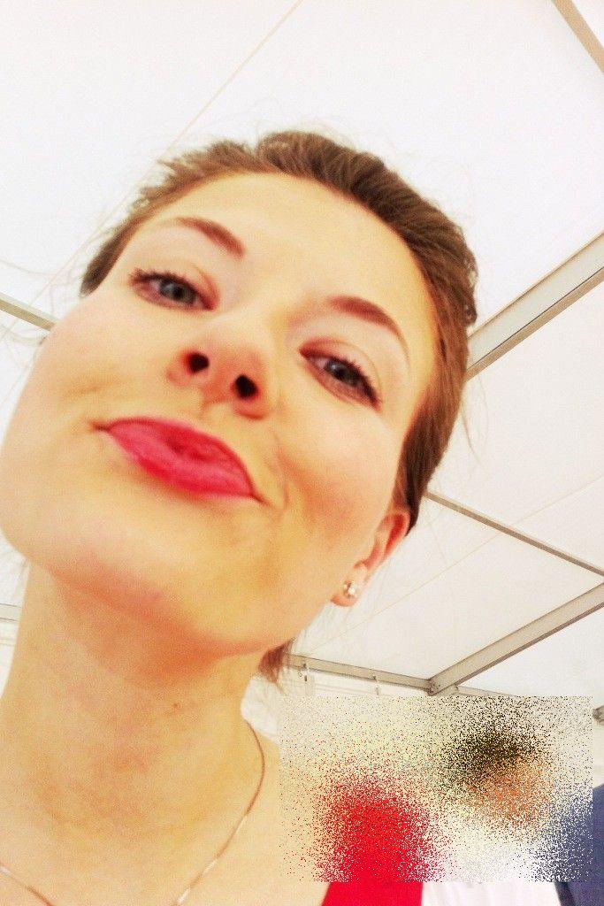 "Este cea mai frumoasă femeie pe care o ştiu, dar nu mă aşteptam să accepte să facă asta". Ce slujbă are tânăra 179209