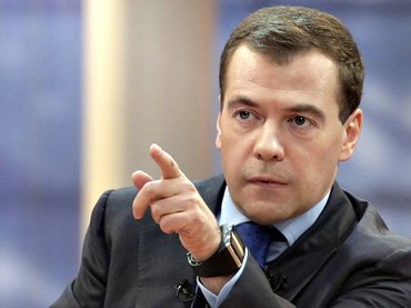 Dmitry Medvedev pune la îndoială poziţia oficială a Franţei faţă de opoziţia siriană