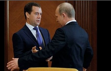 Medvedev se vede iarăşi PREŞEDINTE: &quot;Un râu în care te poţi scălda de două ori&quot;