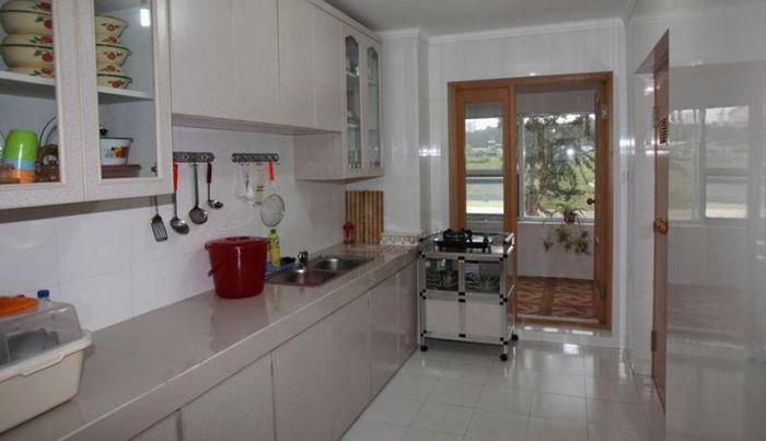 Până unde merge propaganda în Coreea de Nord. Liderul Kim Jong Un a vizitat una din aceste "minuni" 180004