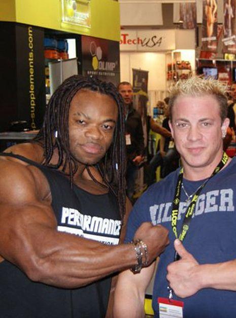 100% din cei care au văzut această imagine au greşit. Nu se gândeau nicio clipă că în poză sunt DOUĂ femei 180266