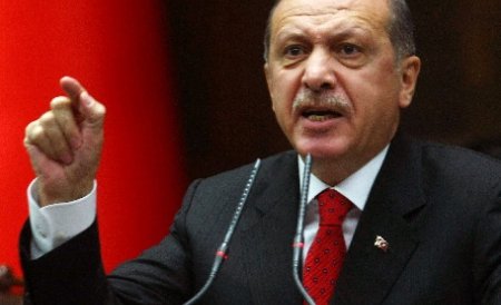 Premierul Turciei: Îi blestem şi îi condamn pe realizatorii serialului &quot;Suleyman Magnificul&quot;