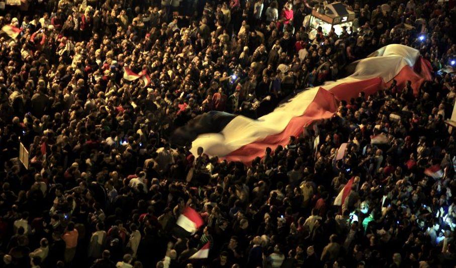 UN MILION  de oameni au protestat în Egipt. Pe străzile din Cairo s-a dezlănţuit dezastrul. Sute de manifestanţi au fost răniţi 180278