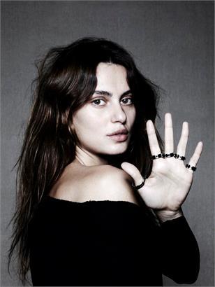 Fotomodelul internaţional Catrinel Menghia va apărea într-un celebru serial american 180507