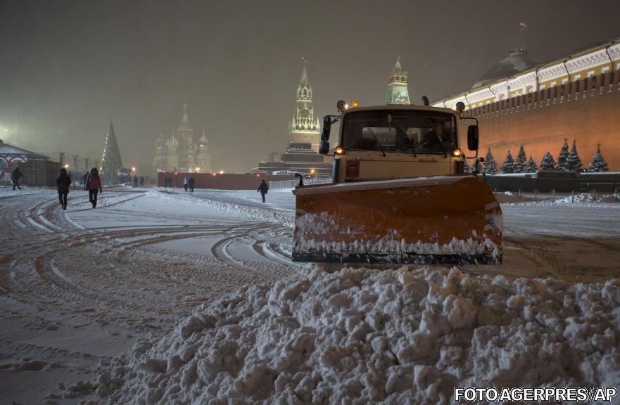Moscova a fost acoperită de zăpadă, după cea mai mare ninsoare căzută în noiembrie în ultimii 50 de ani 