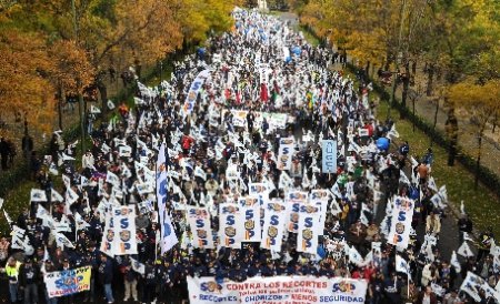 Sindicatele din Spania anunţă 6 zile de grevă, din cauza unui nou val de disponibilizări