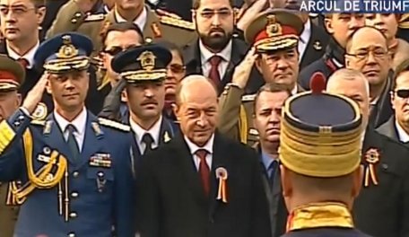 Traian Băsescu, huiduit şi fluierat de Ziua Naţională