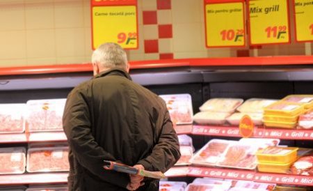 Porcul, o scumpete. Românii cumpără carne pentru masa de Crăciun în RATE