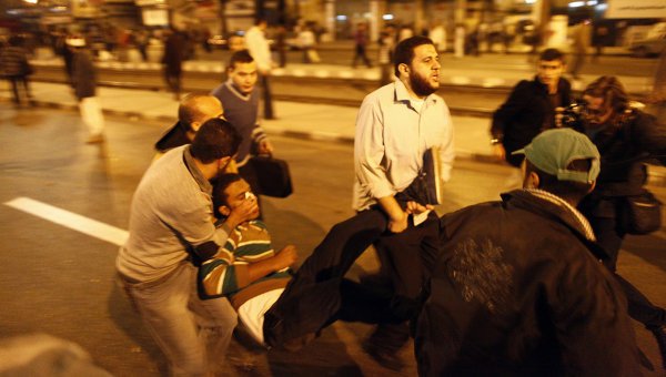 5 morţi şi 400 de răniţi în urma ciocnirilor violente de pe străzile din Cairo