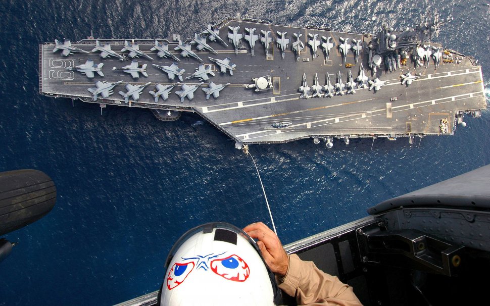 USS Eisenhower, cu mii de militari americani la bord, s-a poziţionat în apropiere de ţărmul sirian